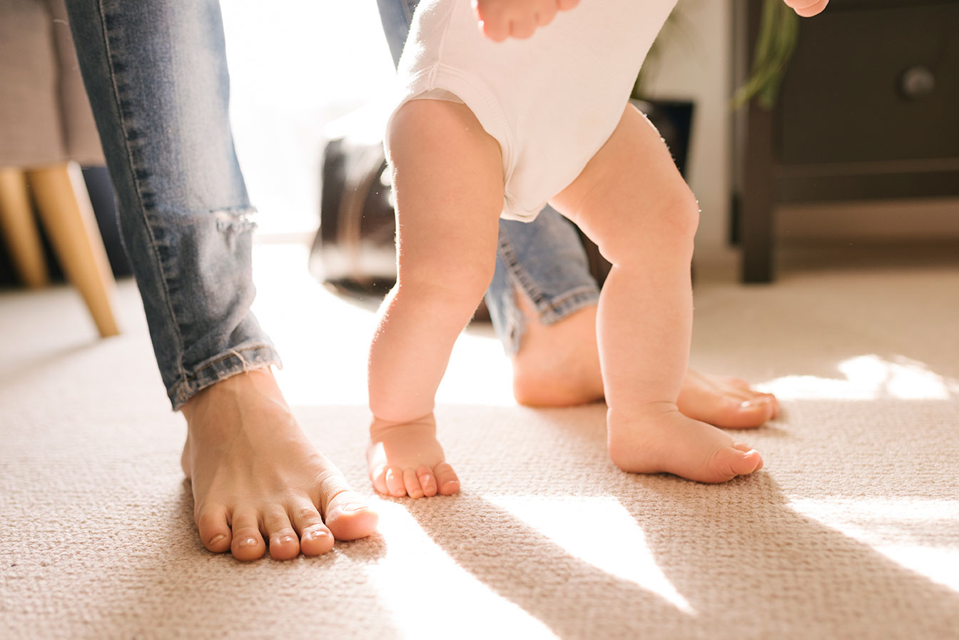 Marcher pieds nus : bon ou mauvais pour notre santé ? - KINESPORT -  DUDELANGE